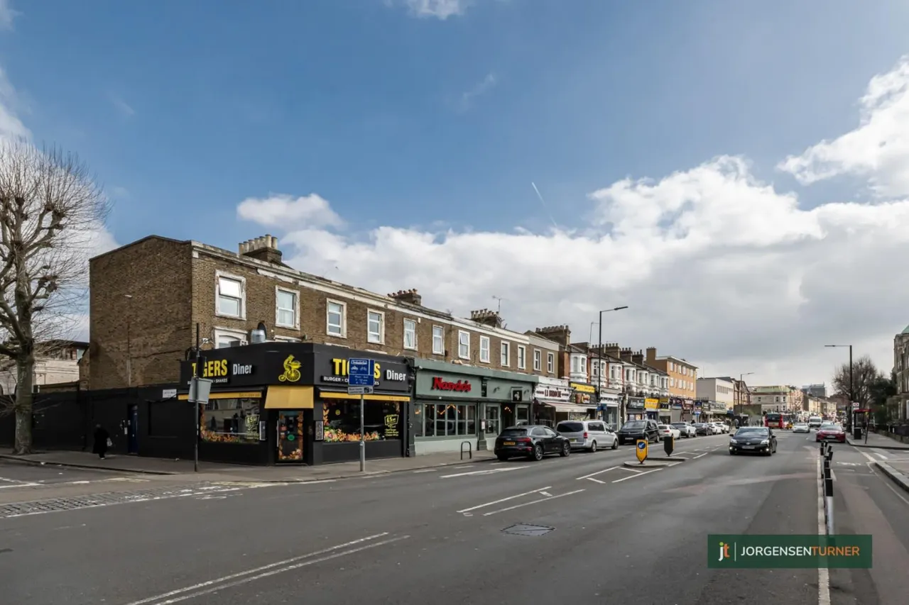 Uxbridge Road, Shepherds Bush, W12, photo 8