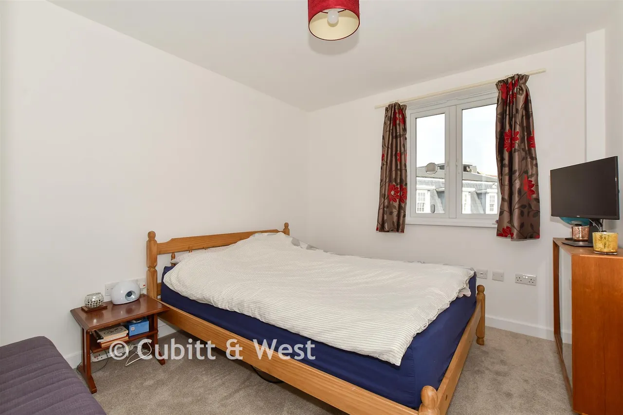 Church Square, Chichester, PO19, photo 6