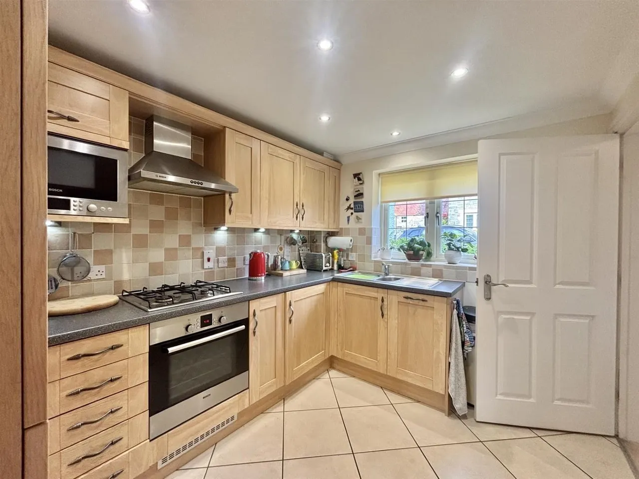 St Michaels View, Mere, Warminster BA12 6FB, photo 3