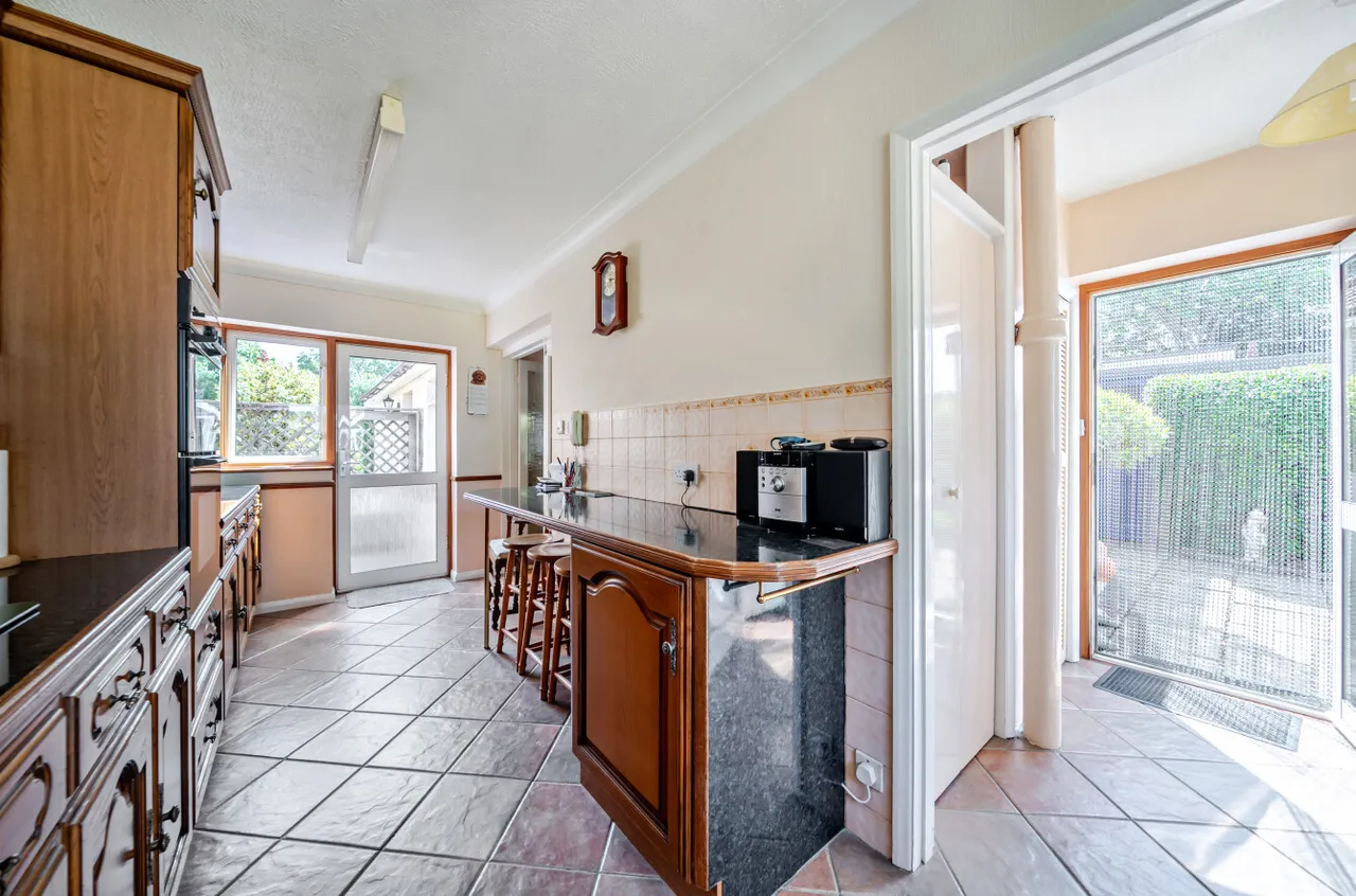 Upper Brighton Road, Sompting, BN15, photo 3