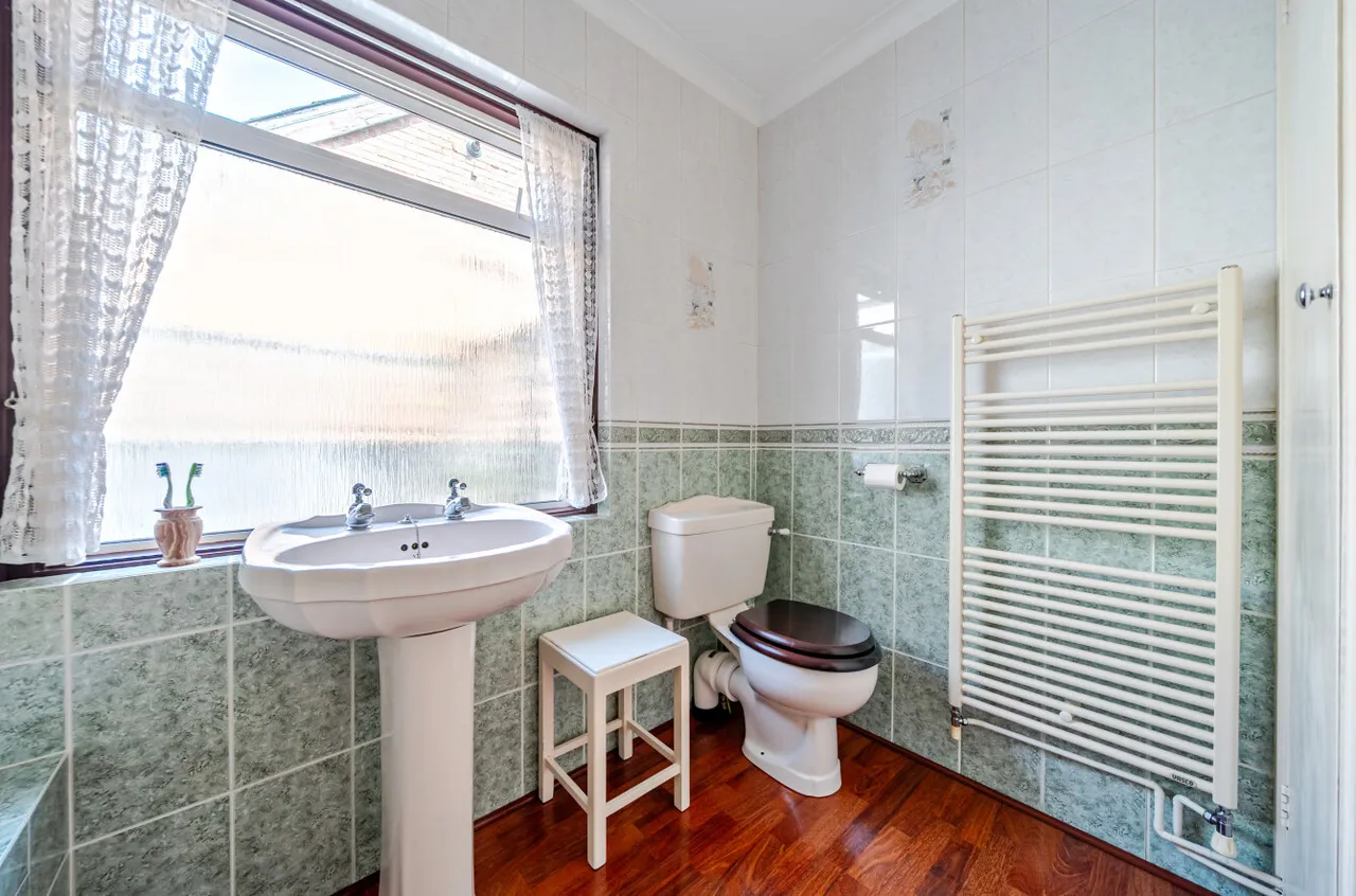 Upper Brighton Road, Sompting, BN15, photo 11