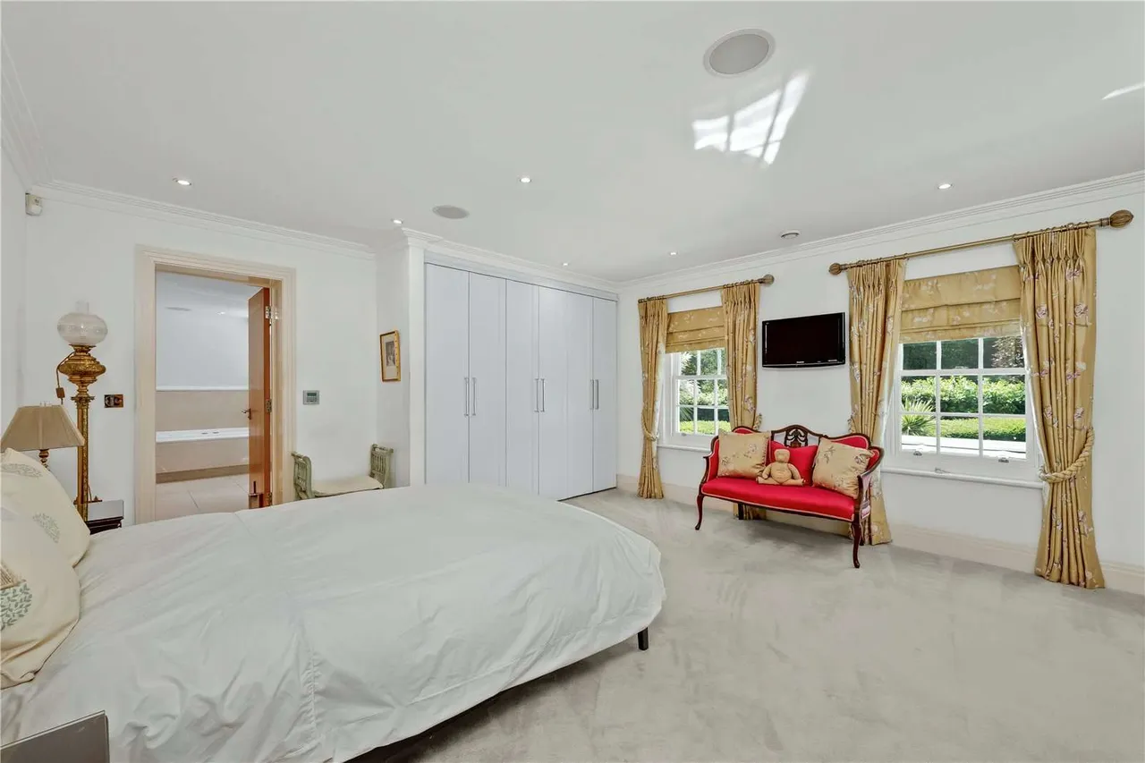 Weybridge Park, Weybridge, Surrey, KT13 8SL, photo 11