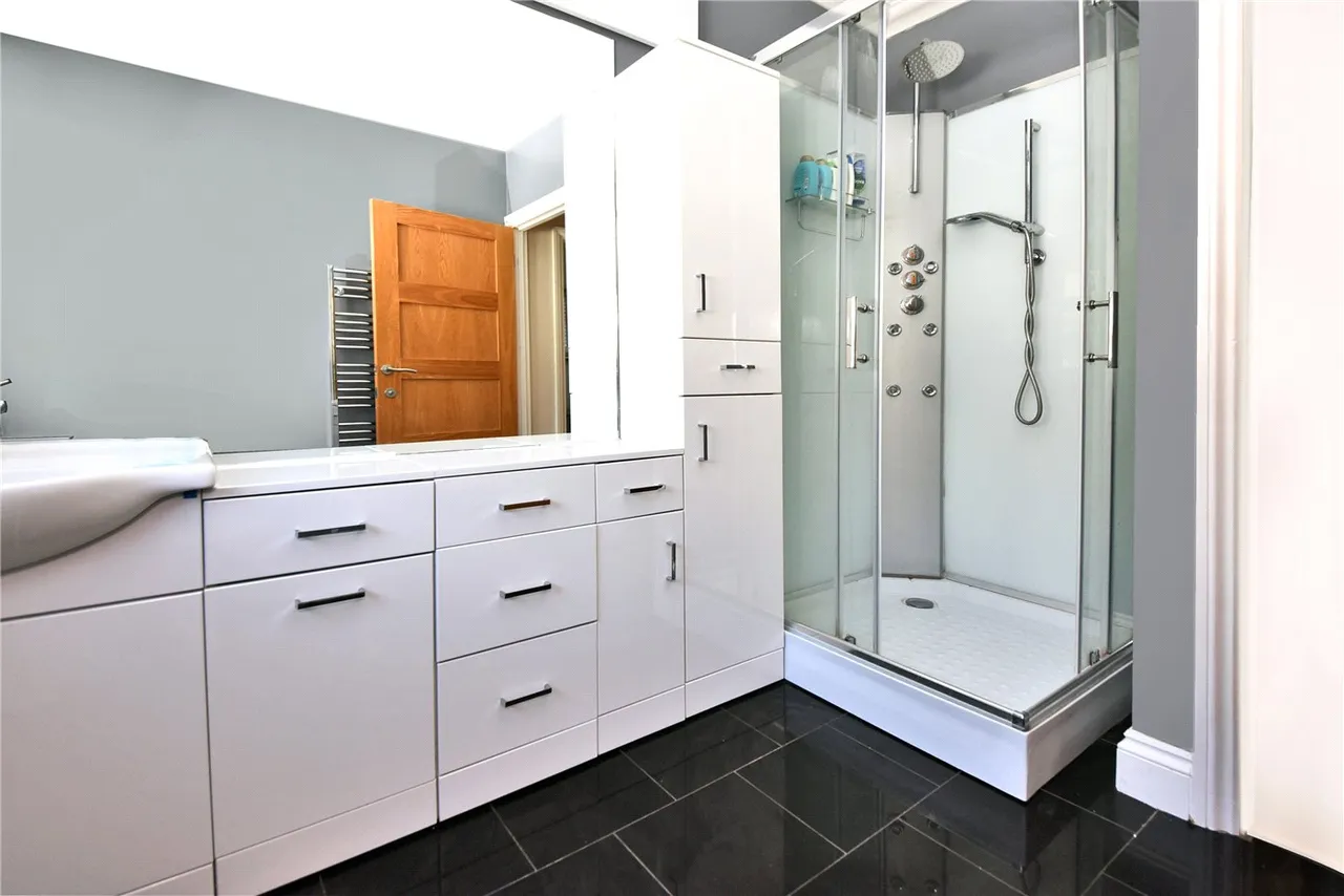 South Drive, Banstead, SM7, photo 13