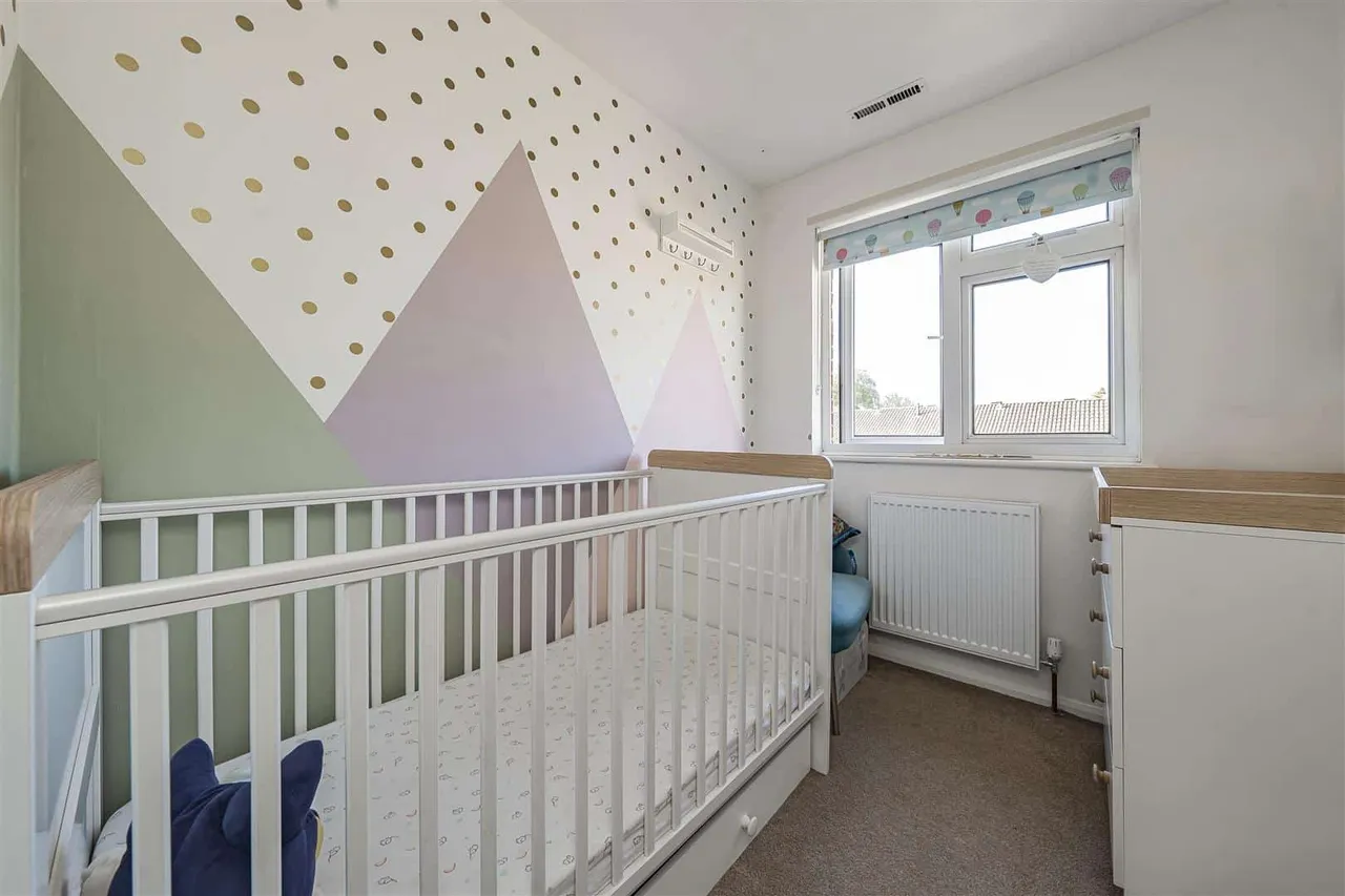 Cobb Close, Datchet, Slough, SL3 9QZ, photo 7