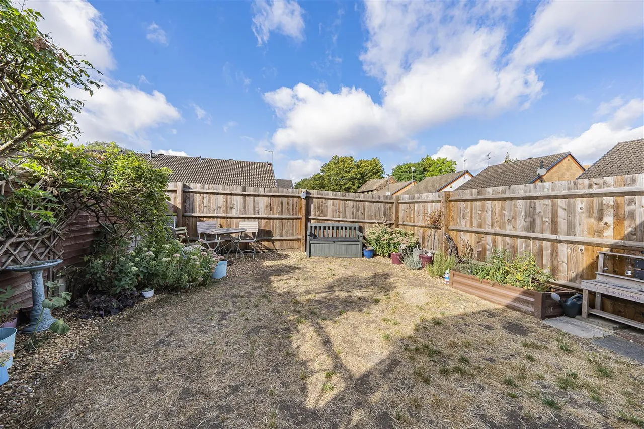 Cobb Close, Datchet, Slough, SL3 9QZ, photo 10