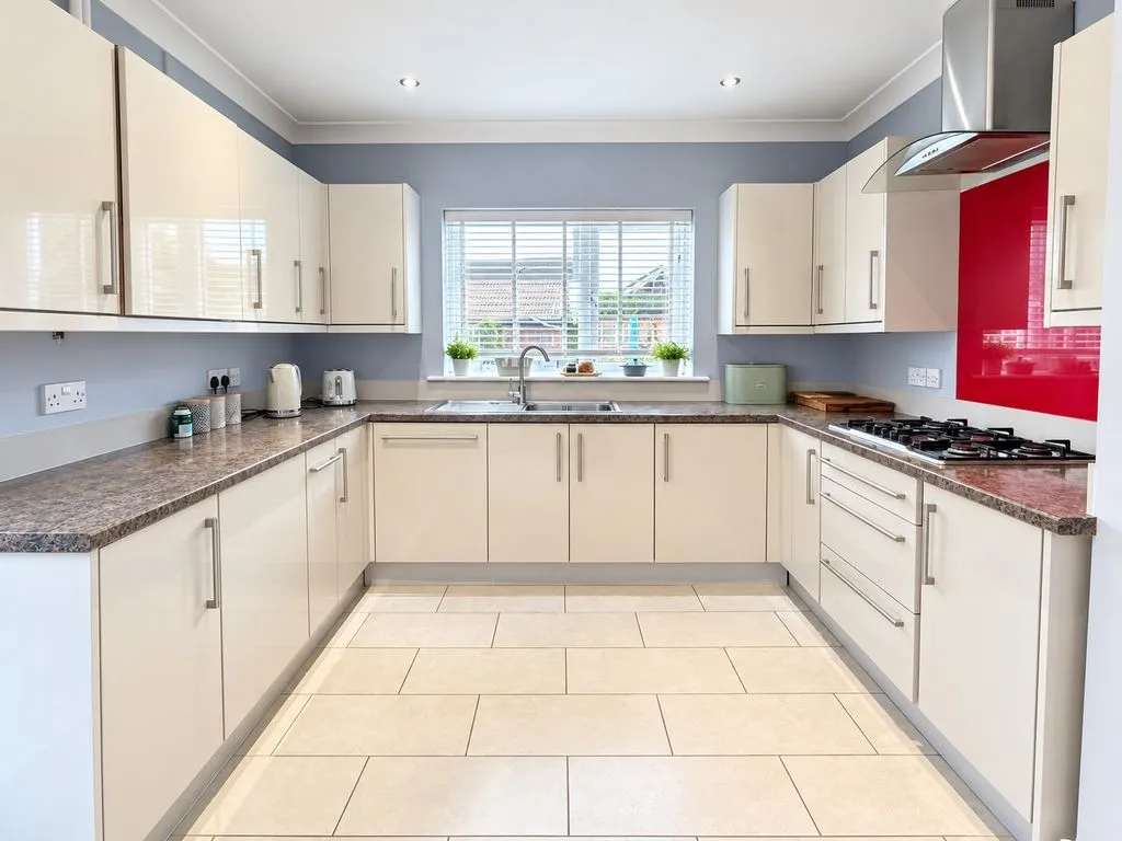 Sea Road, Barton On Sea, BH25, photo 9