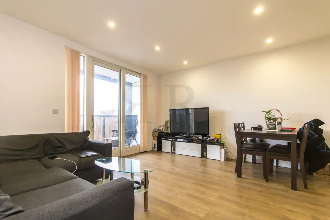 1 bed flat to rent, Speedwell House, Romford, RM1