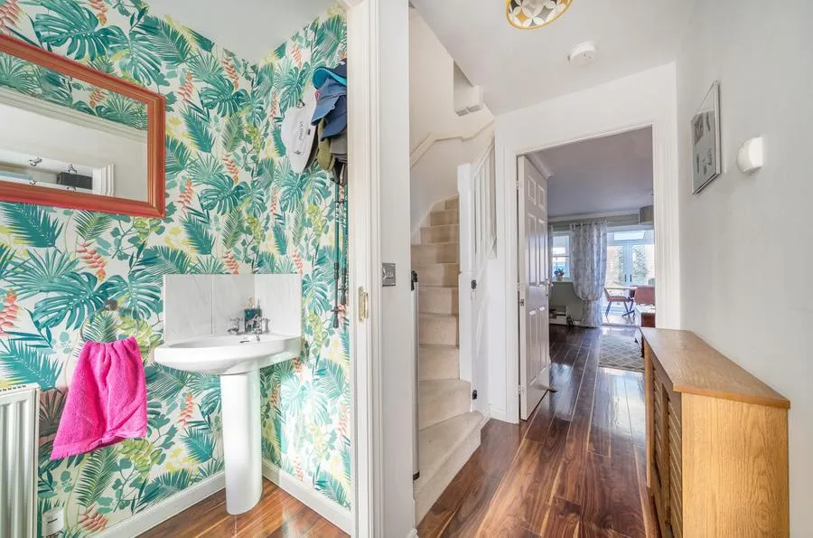 Cassini Drive, Swindon, SN25, photo 8