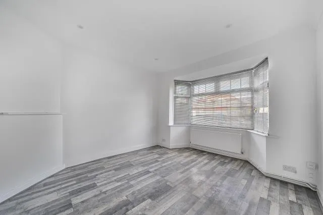 Feltham Road, Ashford, TW15, photo 8