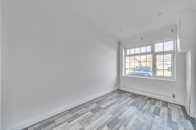 Feltham Road, Ashford, TW15, photo 9