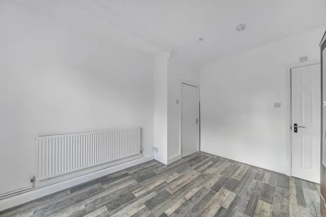 Feltham Road, Ashford, TW15, photo 13