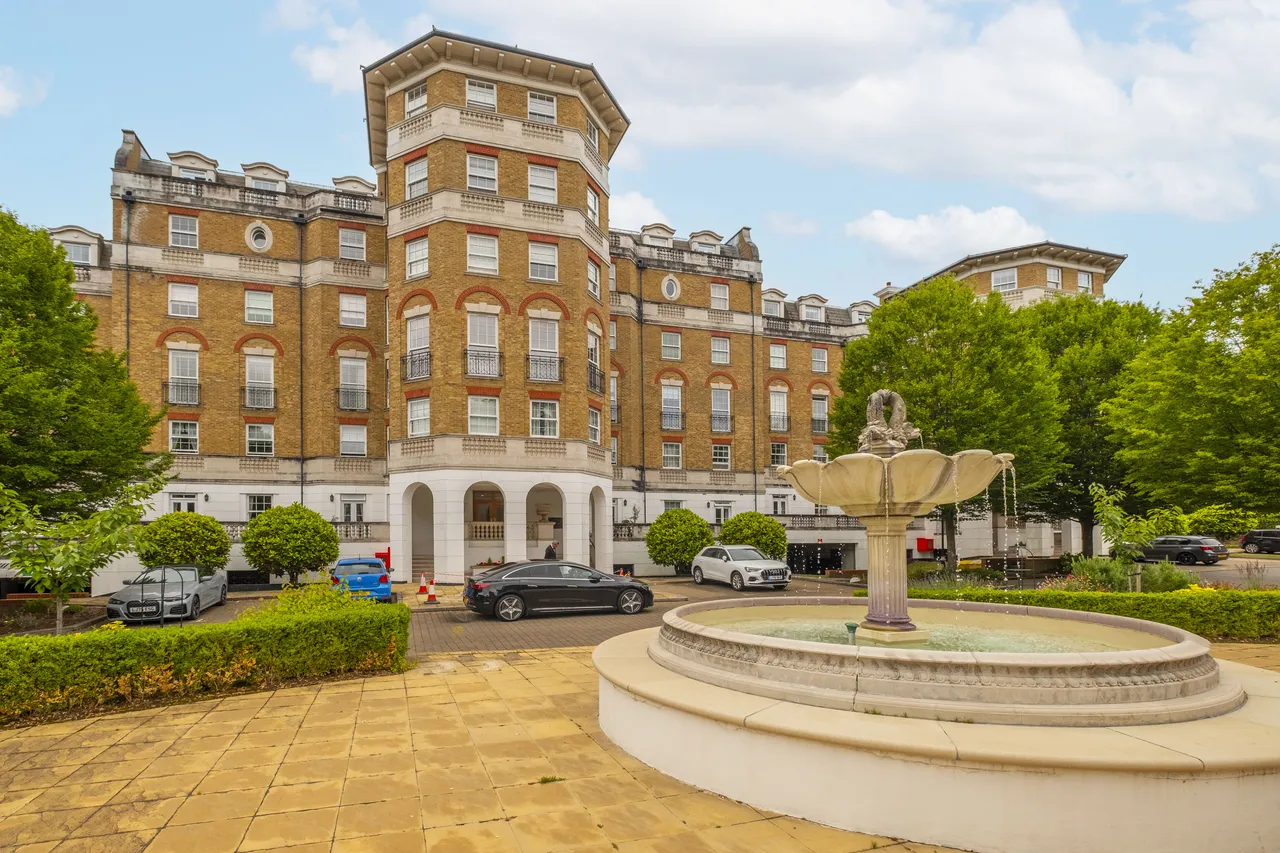 Chapman Square, London, SW19, photo 8