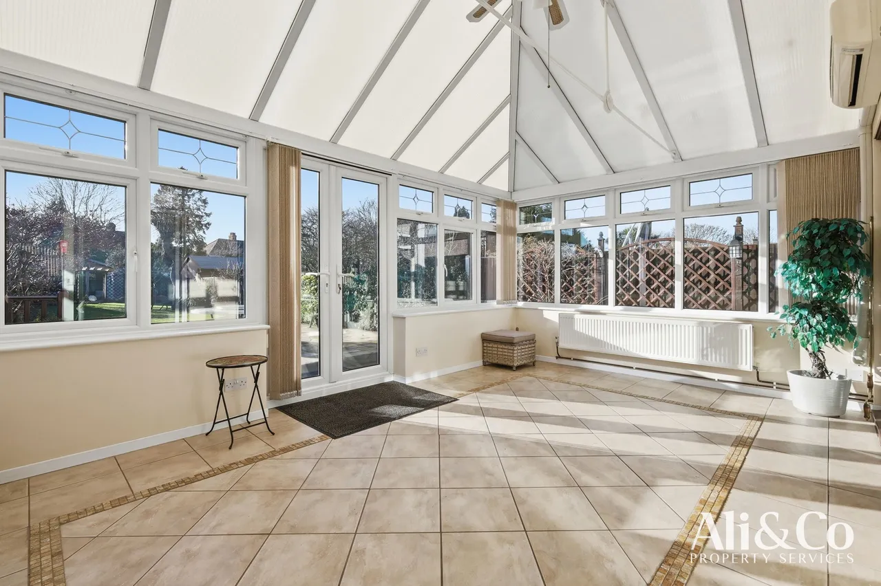 Tennyson Avenue, Grays, Essex, RM17 5RG, photo 4