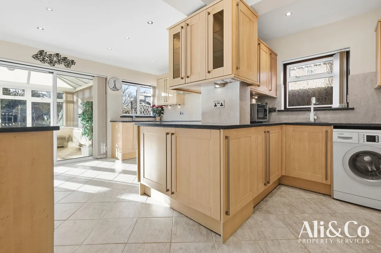 Tennyson Avenue, Grays, Essex, RM17 5RG, photo 5