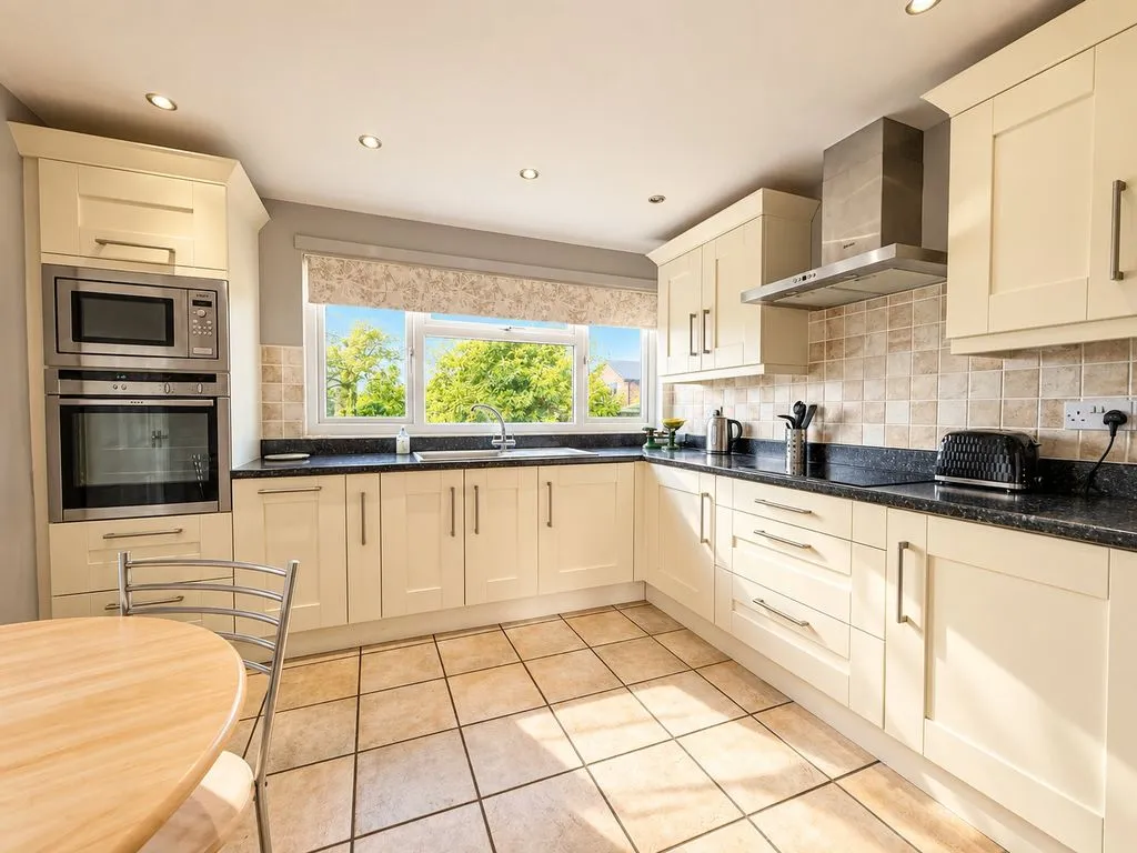 Canterbury Drive, Burntwood, WS7, photo 5