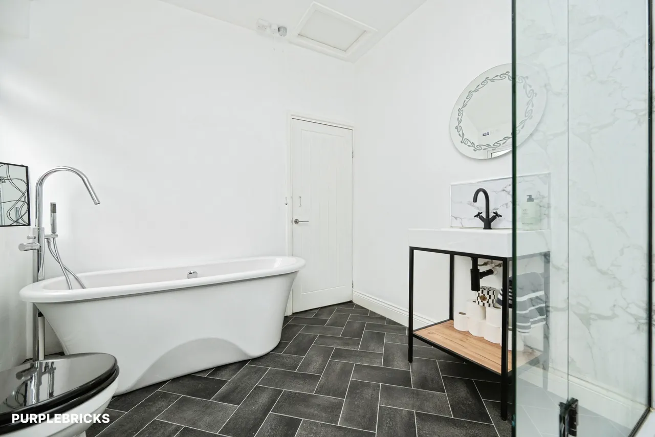 Bluebell Road, Cradley Heath, B64, photo 6