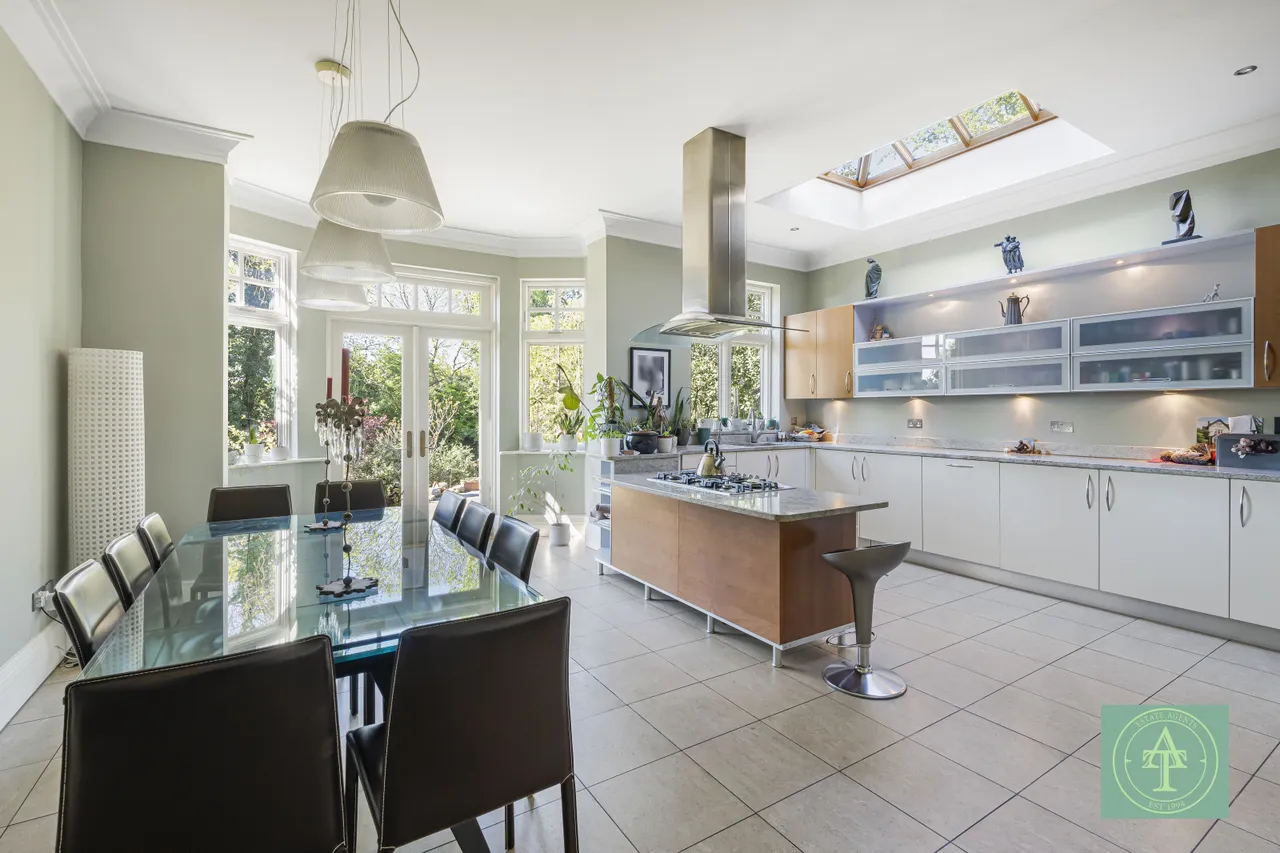 Crescent West, Hadley Wood, EN4, photo 8
