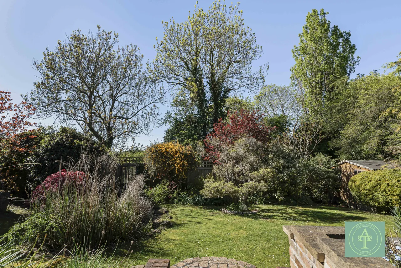 Crescent West, Hadley Wood, EN4, photo 25