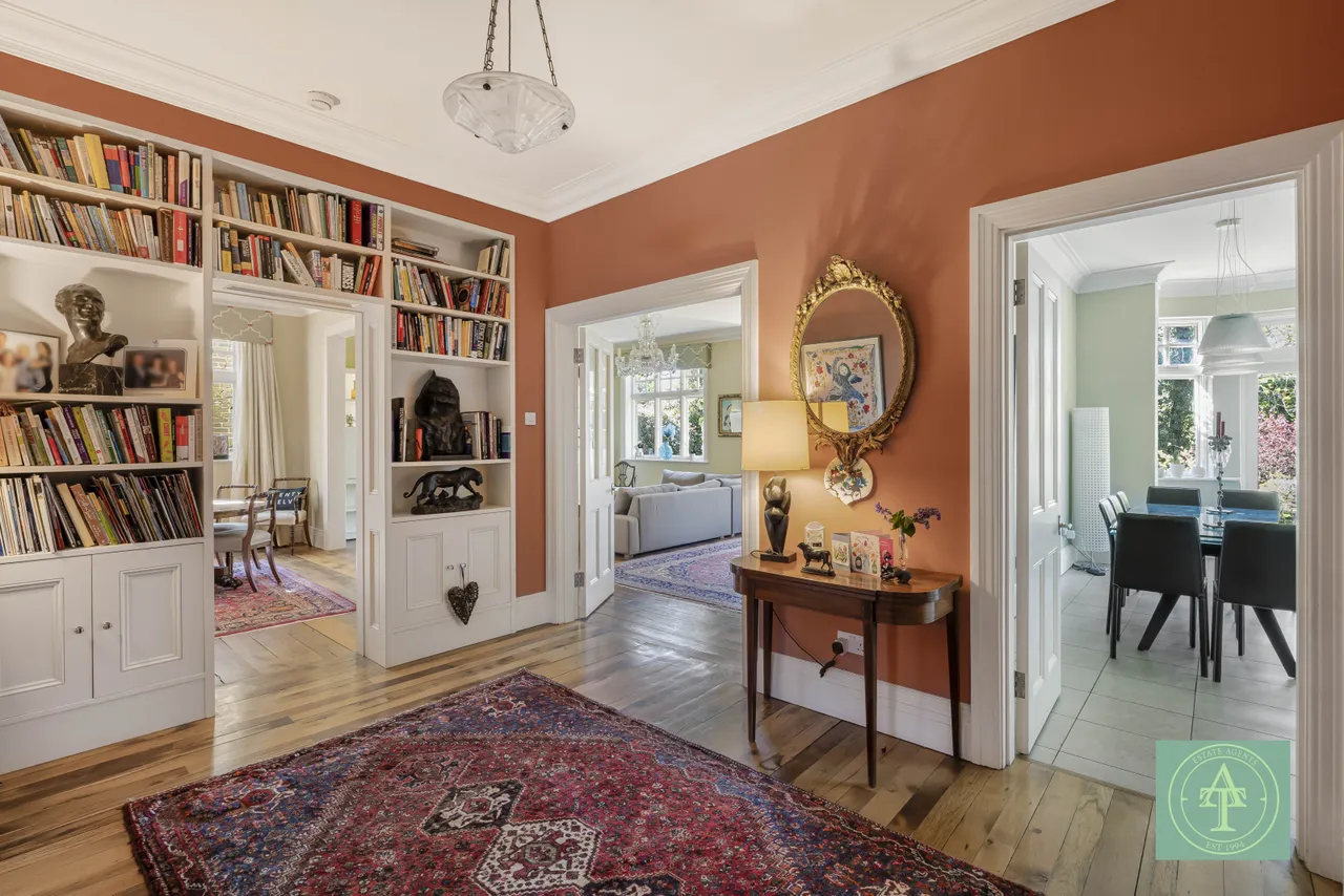 Crescent West, Hadley Wood, EN4, photo 18