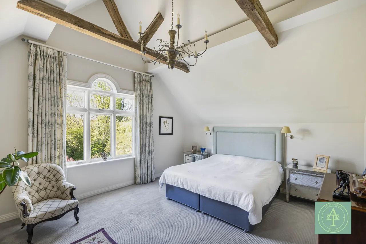 Crescent West, Hadley Wood, EN4, photo 29