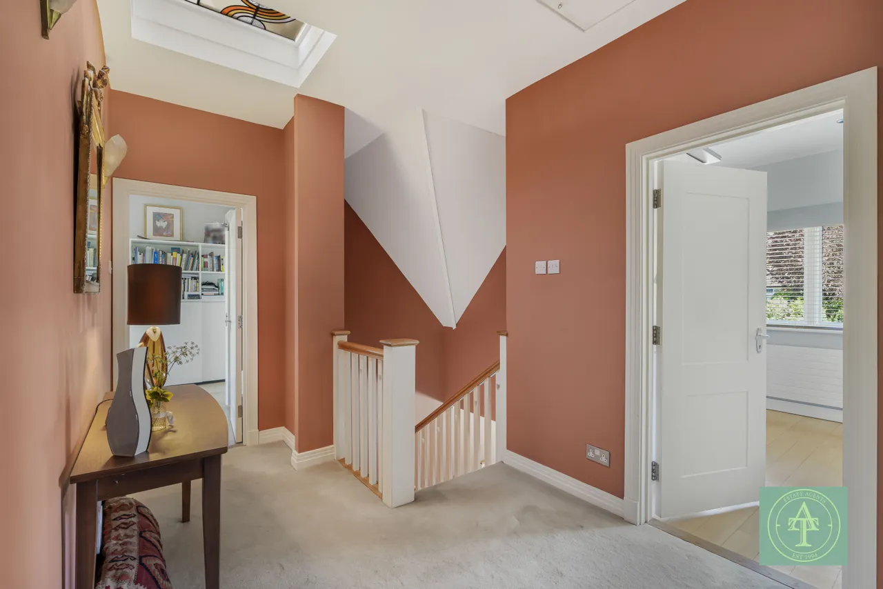 Crescent West, Hadley Wood, EN4, photo 45