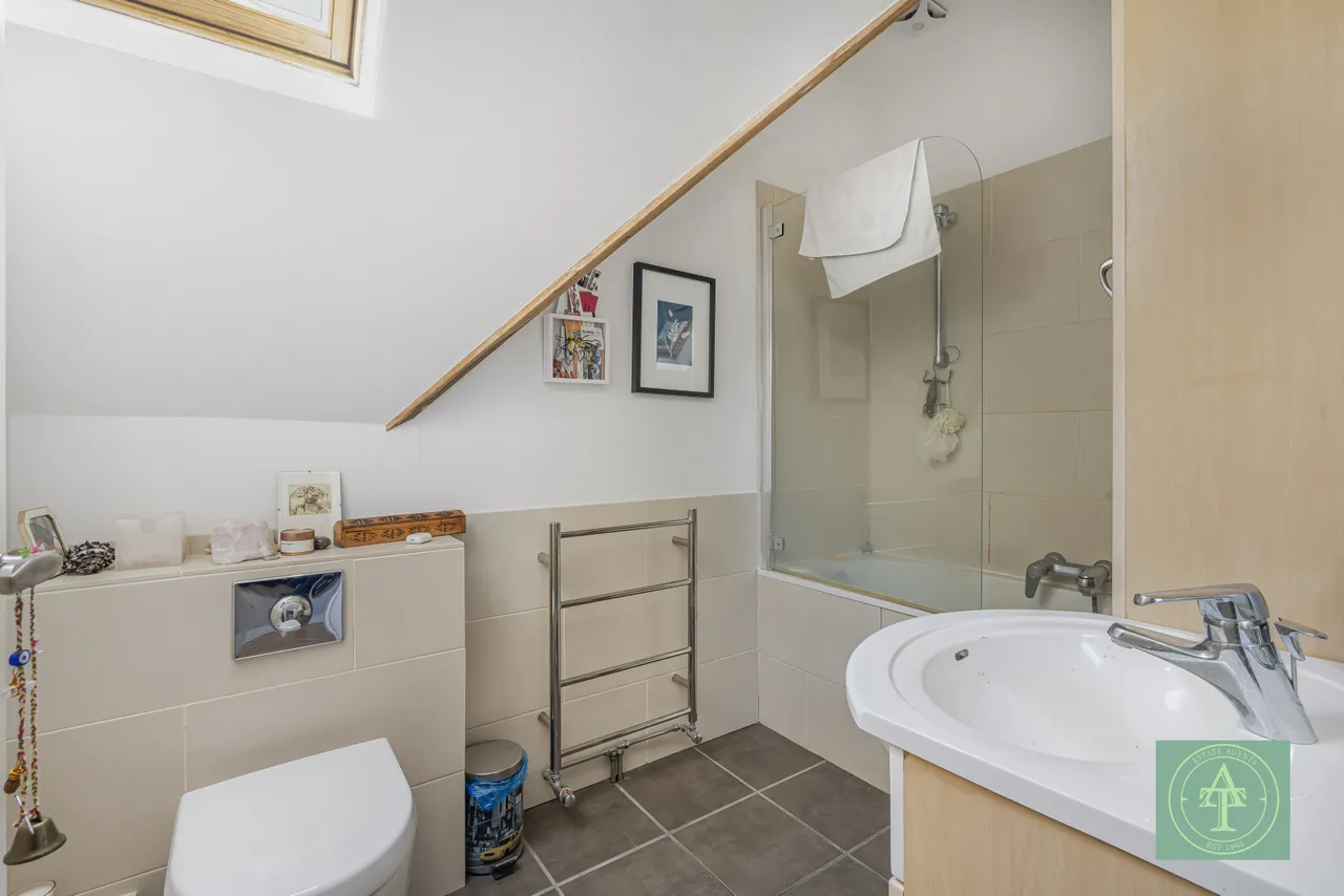 Crescent West, Hadley Wood, EN4, photo 41