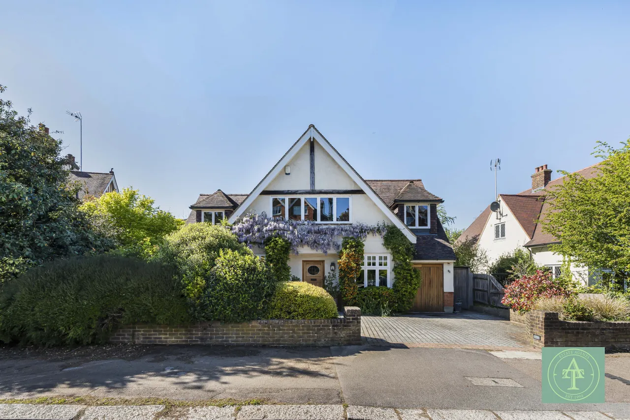 Crescent West, Hadley Wood, EN4, photo 2