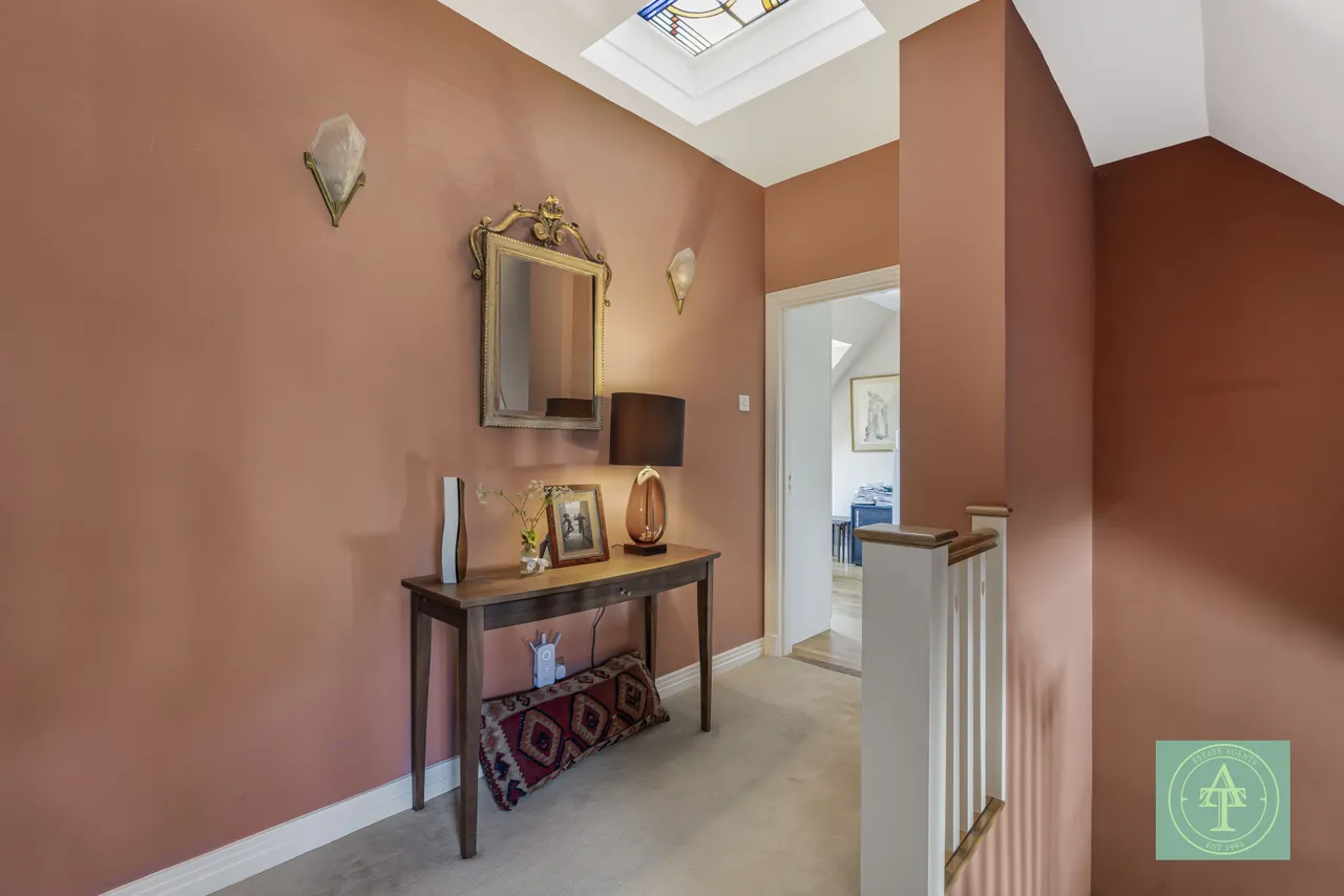 Crescent West, Hadley Wood, EN4, photo 46
