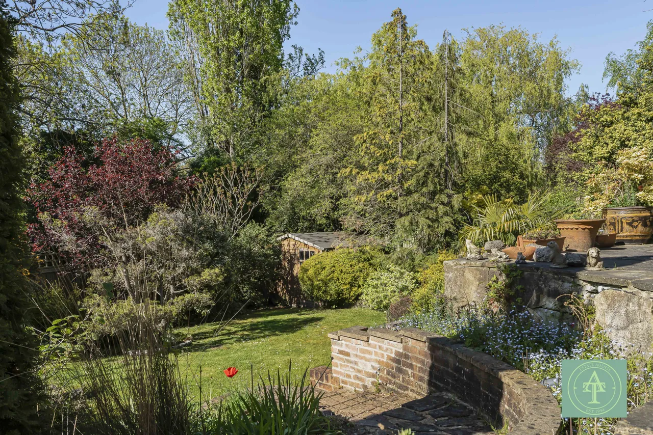 Crescent West, Hadley Wood, EN4, photo 24
