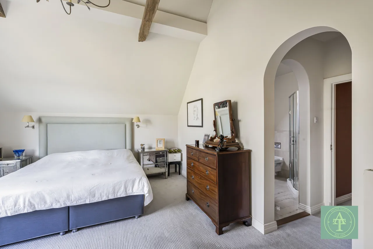 Crescent West, Hadley Wood, EN4, photo 31
