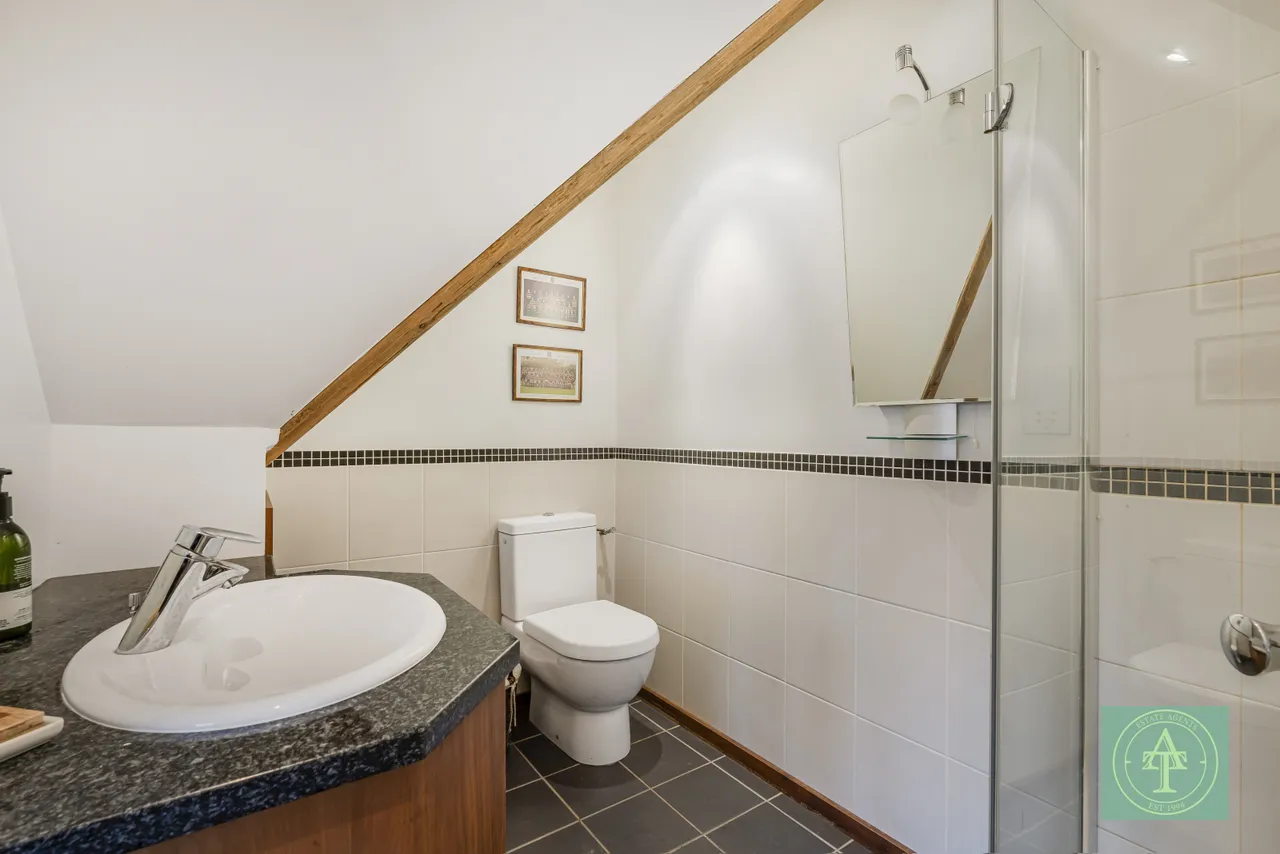 Crescent West, Hadley Wood, EN4, photo 38