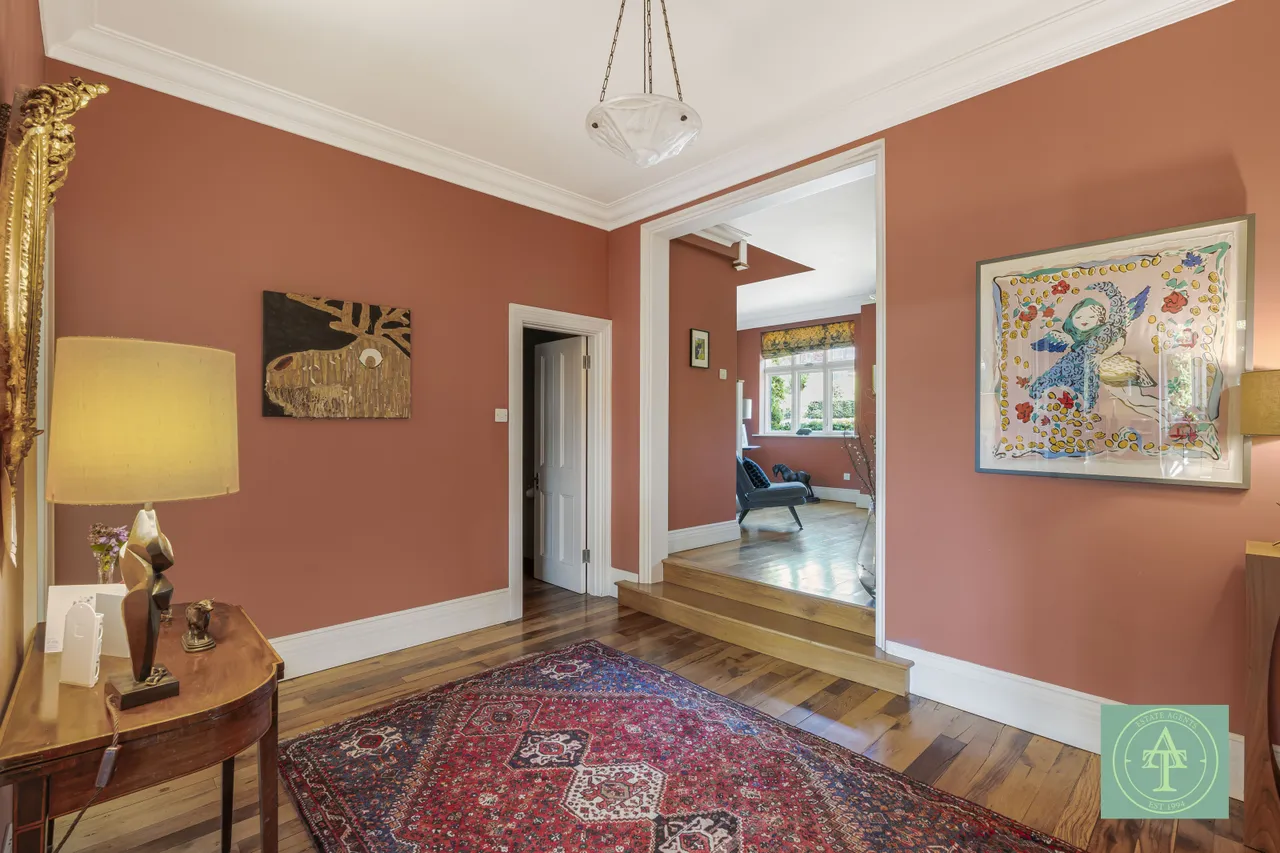 Crescent West, Hadley Wood, EN4, photo 19