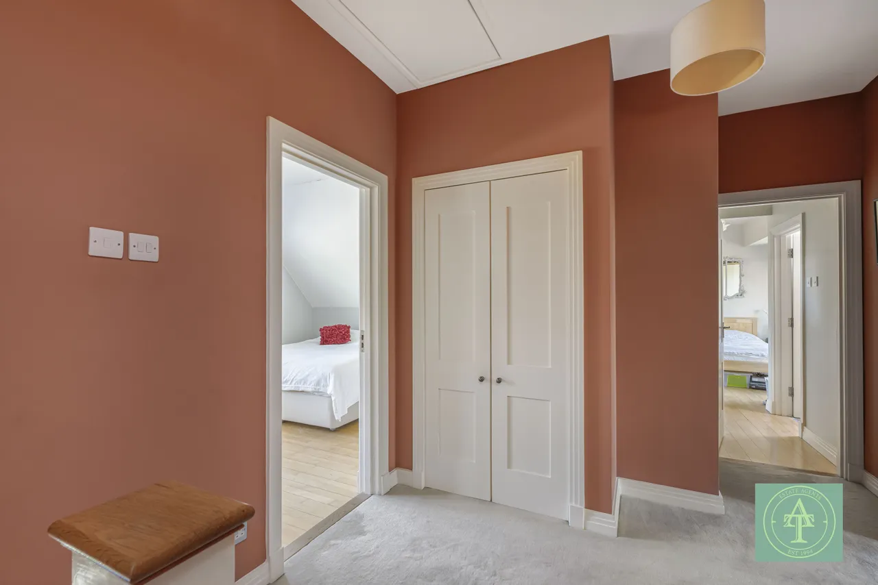 Crescent West, Hadley Wood, EN4, photo 47