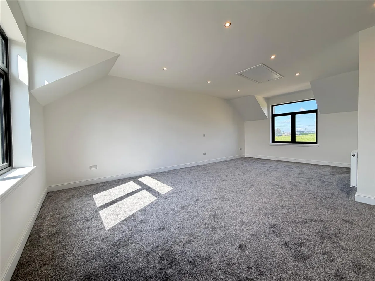 Cartside Farm Estate, Thorntonhall, Glasgow, South Lanarkshire, G74 5AD, photo 13