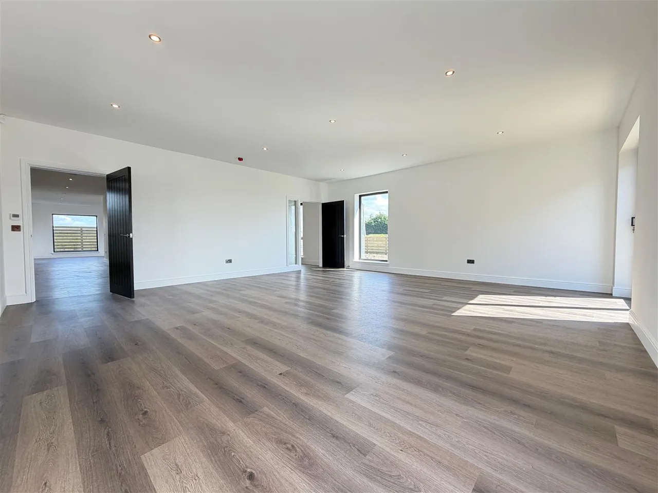 Cartside Farm Estate, Thorntonhall, Glasgow, South Lanarkshire, G74 5AD, photo 4