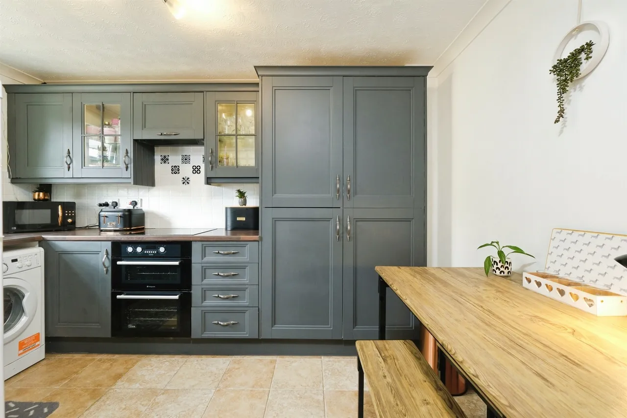 Hawthorn Close, Chepstow, NP16, photo 2