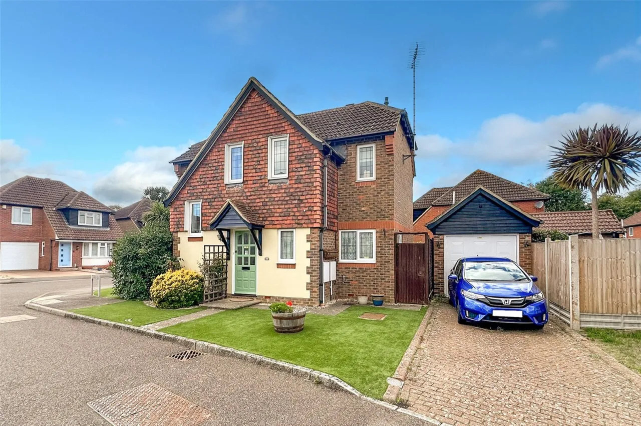 2 bed house for sale, Rustington, Littlehampton, BN16