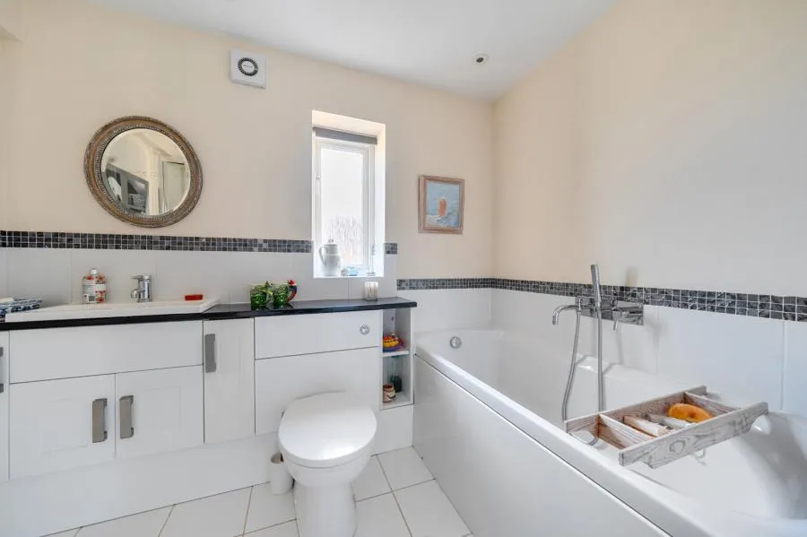 Swinbrook Road, Carterton, OX18, photo 14