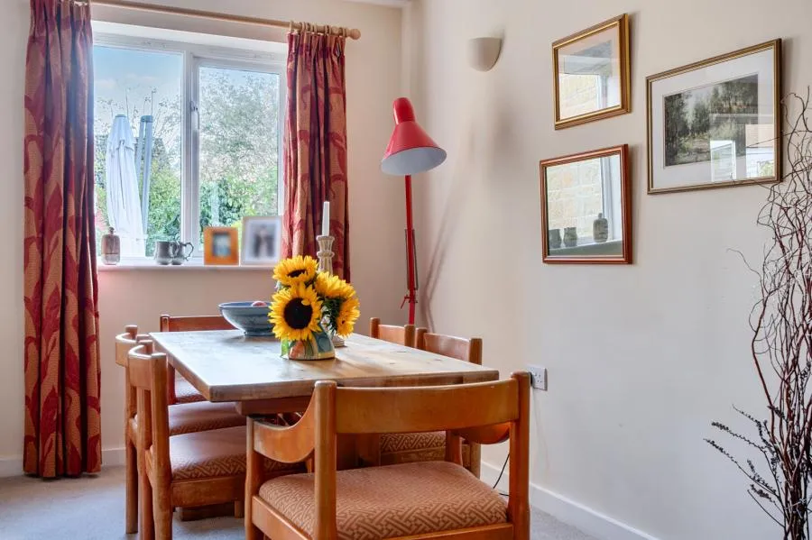 Swinbrook Road, Carterton, OX18, photo 5