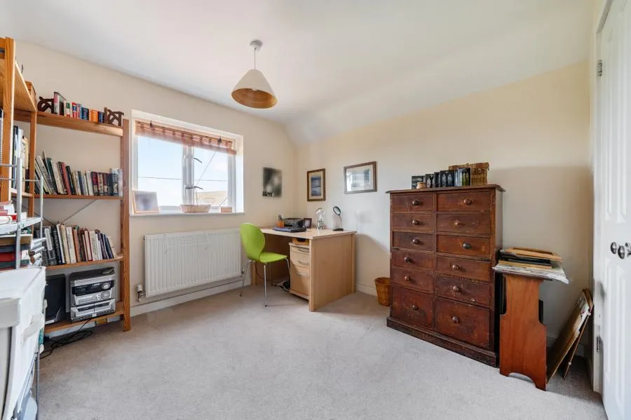 Swinbrook Road, Carterton, OX18, photo 12