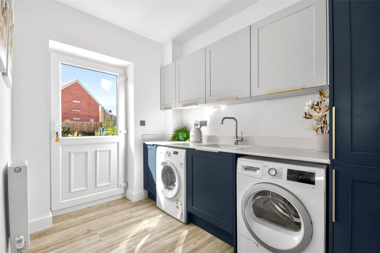 St James Place, East Bergholt, CO7, photo 8