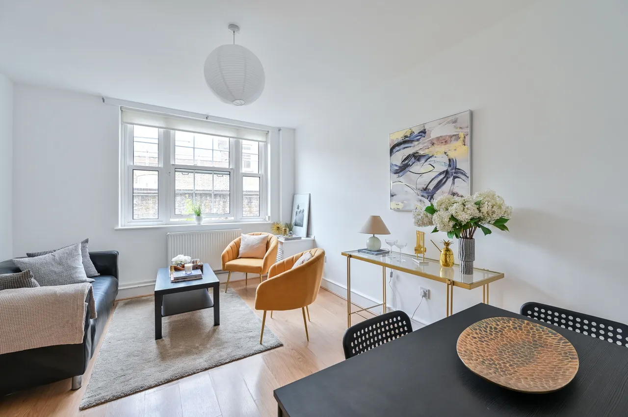Flat 5 Block J, Peabody Estate, Camberwell Green, London, photo 2