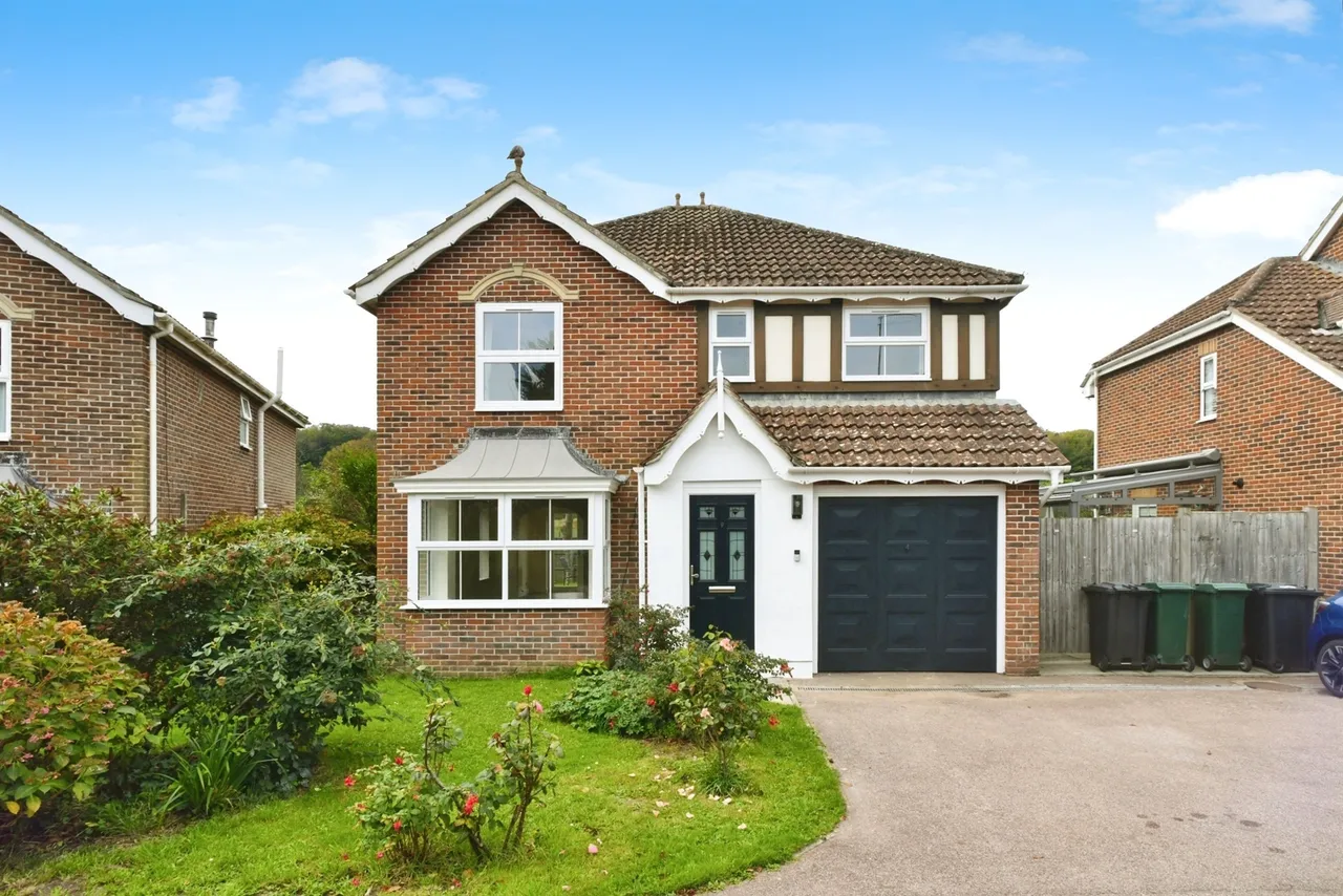4 bed property to rent, Wilkinson Close, Rottingdean, BN2