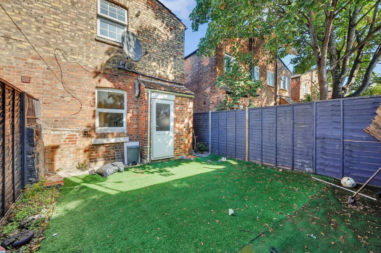 Deacon Road, London, NW2, photo 25