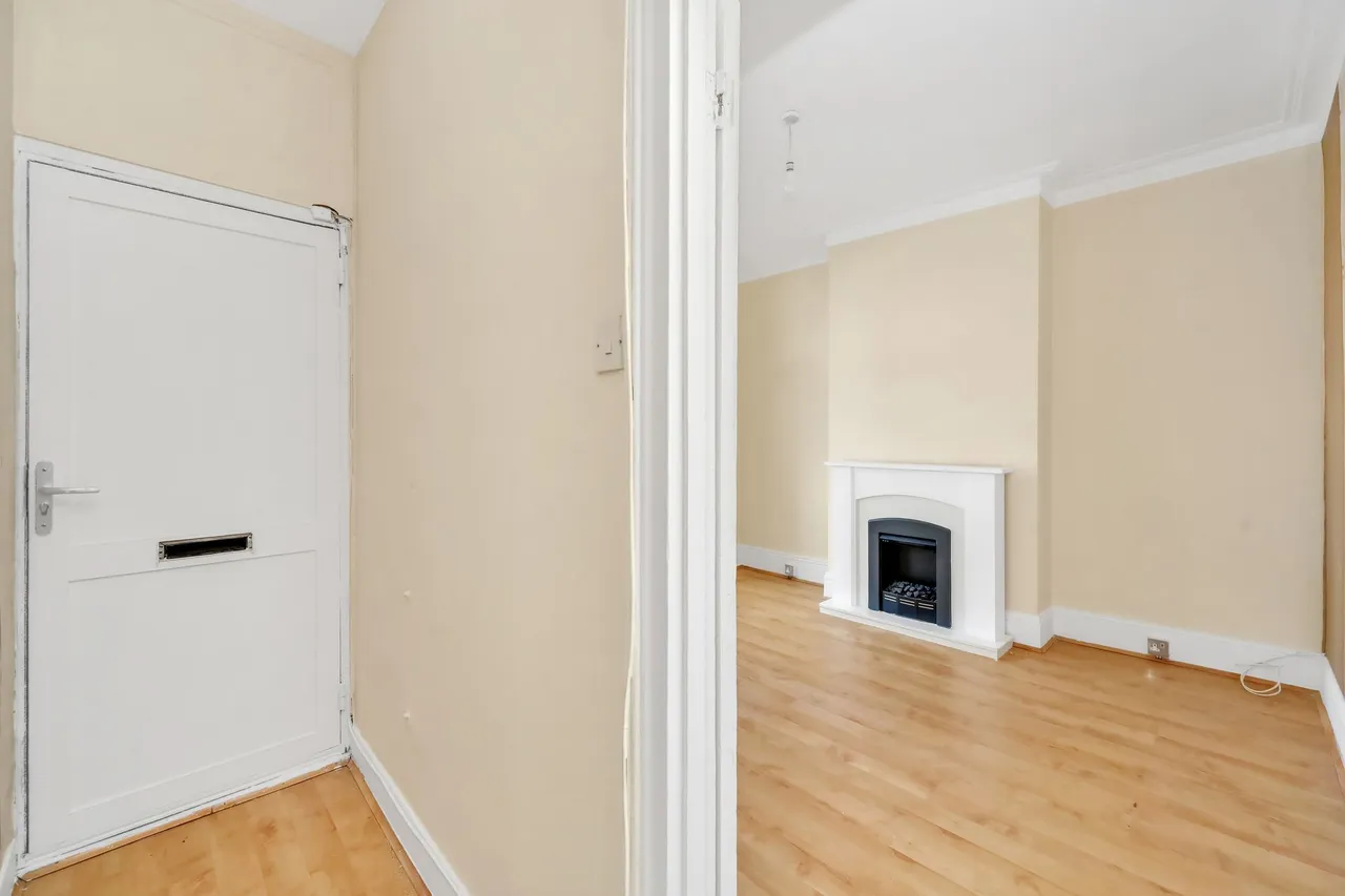 Deacon Road, London, NW2, photo 5
