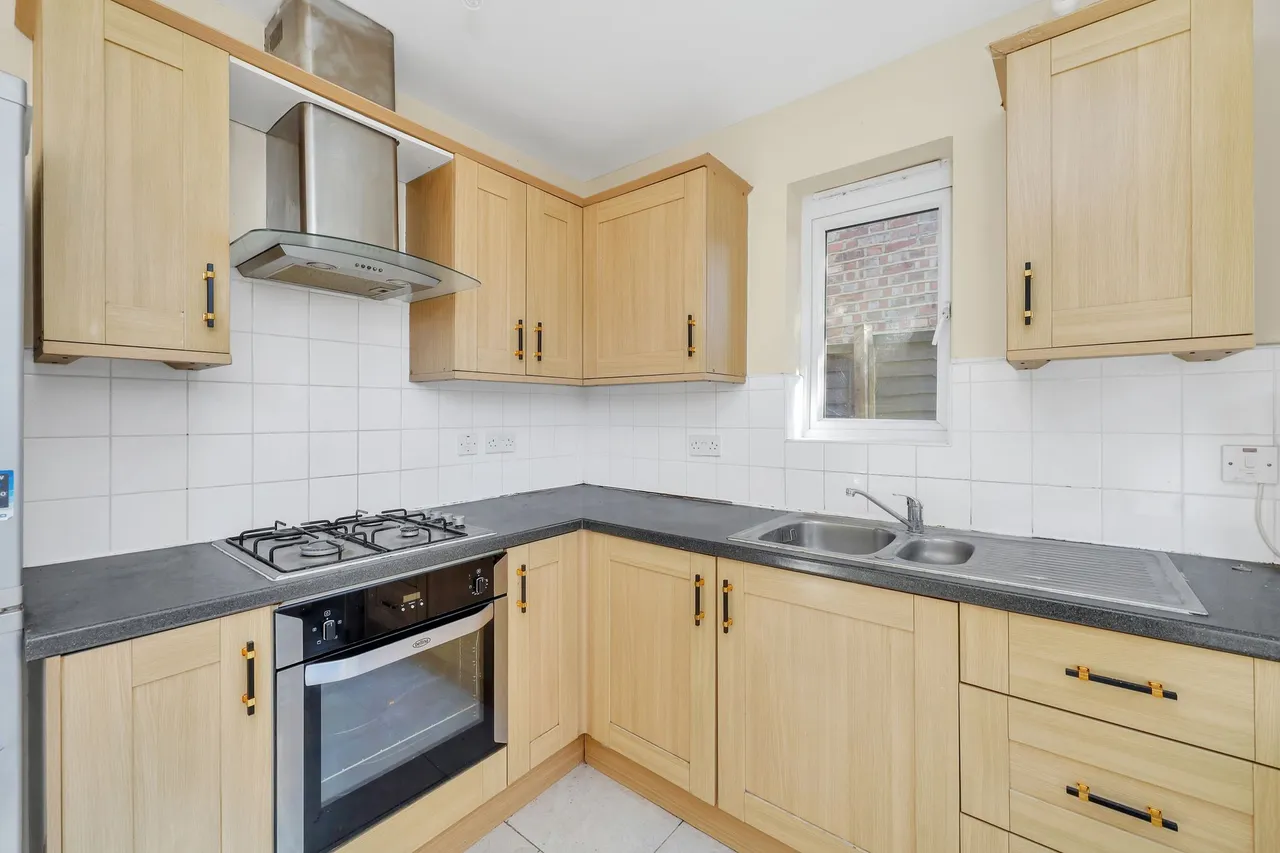Deacon Road, London, NW2, photo 19