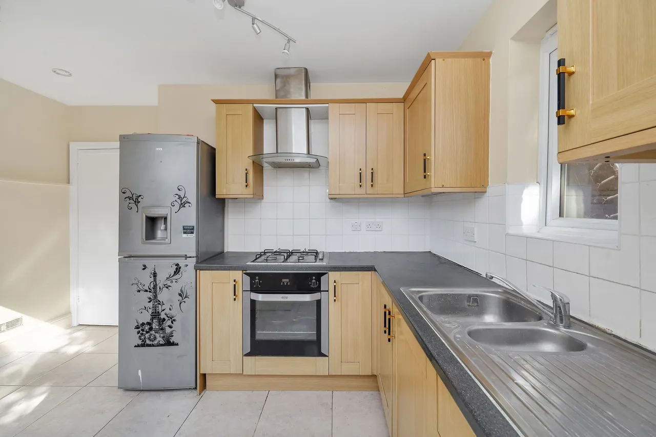 Deacon Road, London, NW2, photo 20