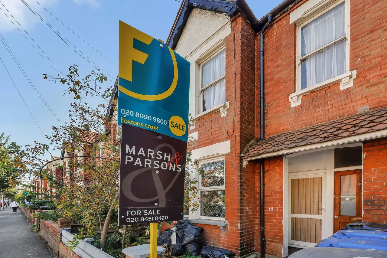 Deacon Road, London, NW2, photo 27