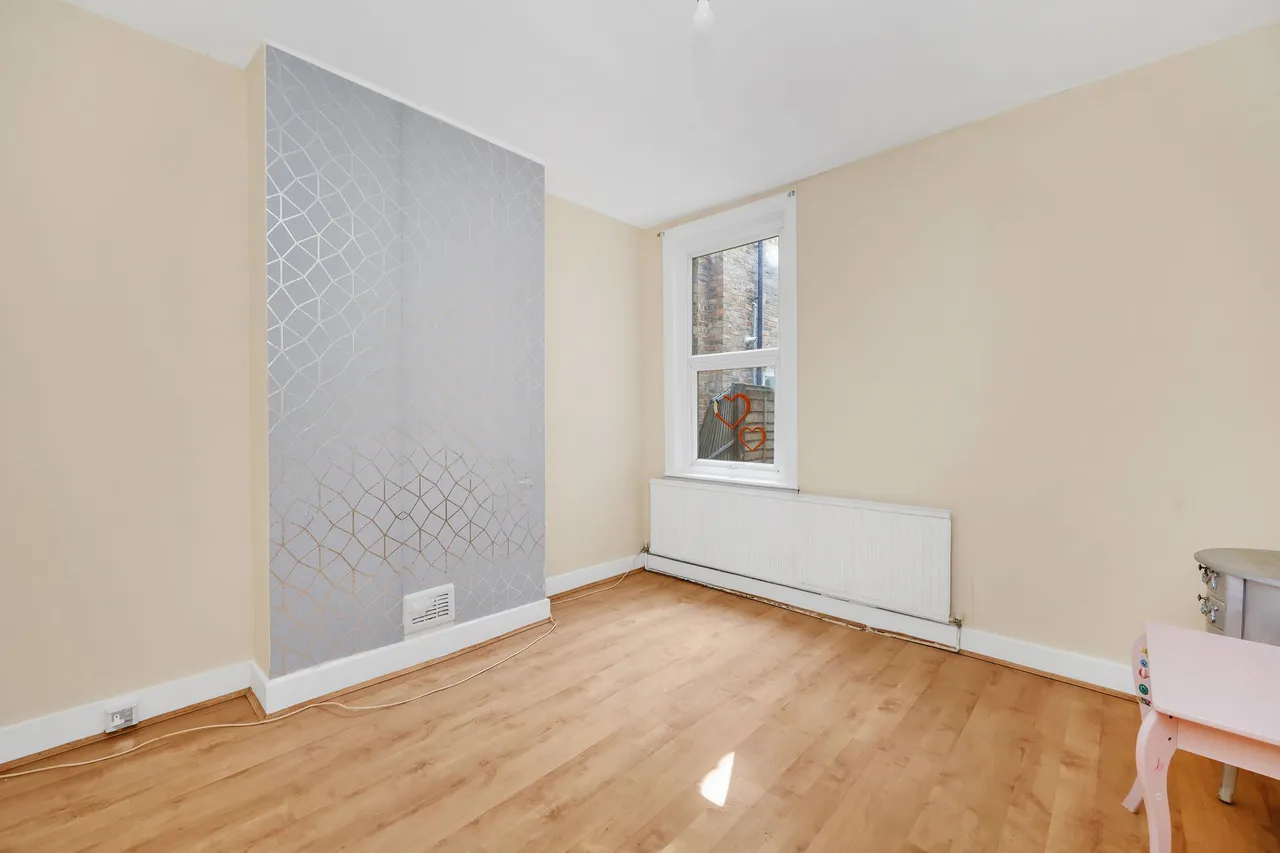 Deacon Road, London, NW2, photo 12