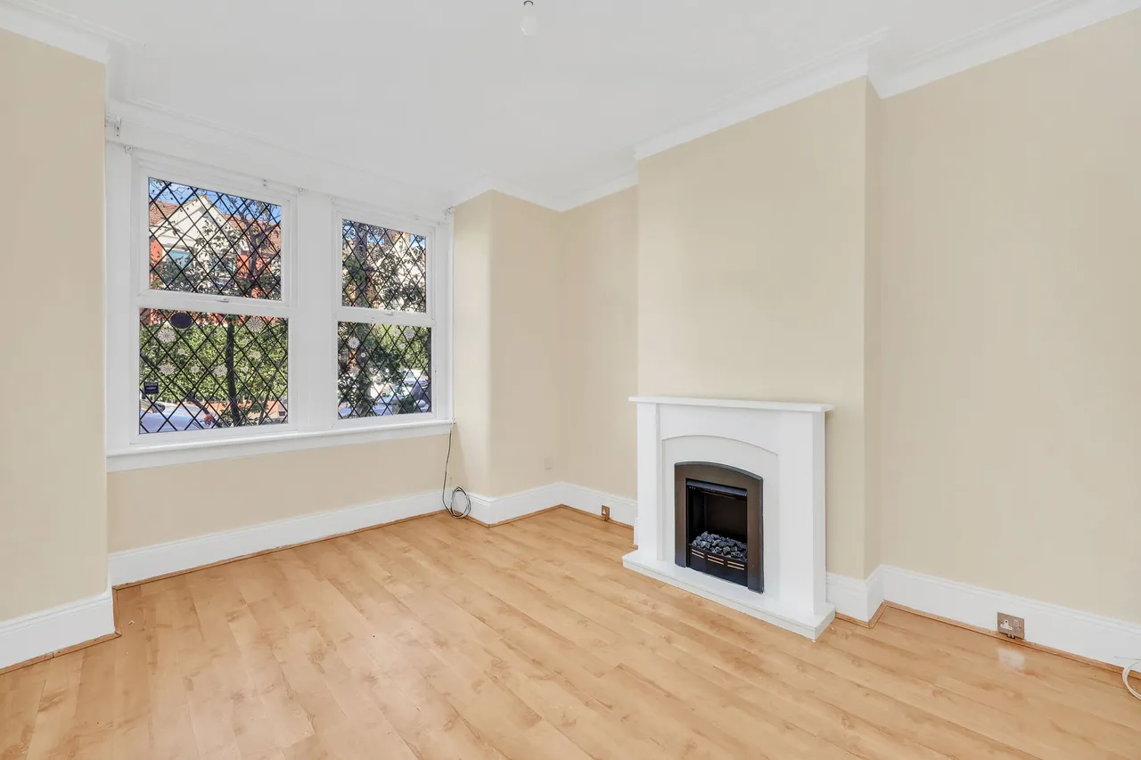 Deacon Road, London, NW2, photo 11